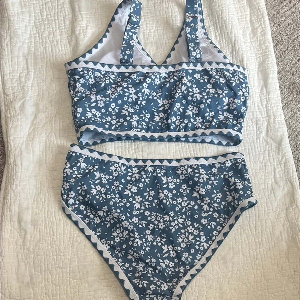 KANGKANG Girls Bikini Set, Size 10-12 Solid Color V-Neck Teen SuitW/chest pads - Picture 6 of 6